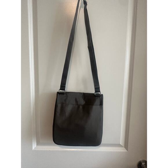 Baggallini NWOT Flap 2 It Large Lightweight Nylon Gray Crossbody Bag - Picture 3 of 15